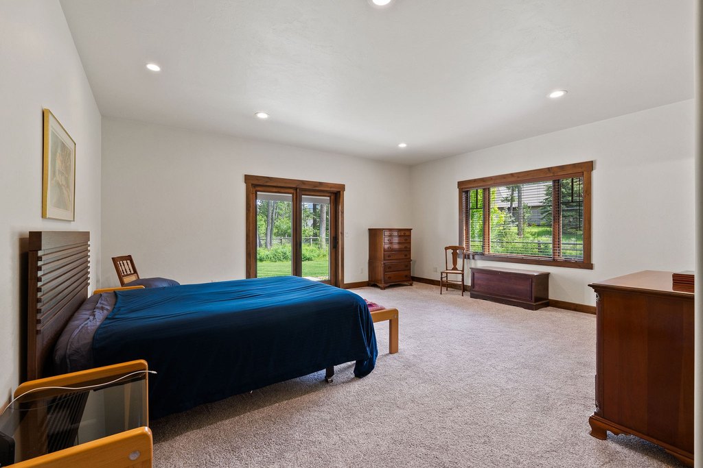 Columbia Falls, Montana, 59912, United States, 3 Bedrooms Bedrooms, ,3 BathroomsBathrooms,Residential,Forsale,1894901