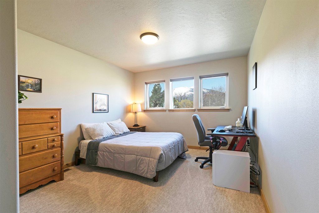 Hamilton, Montana, 59840, United States, 3 Bedrooms Bedrooms, ,2.5 BathroomsBathrooms,Residential,Forsale,1894845