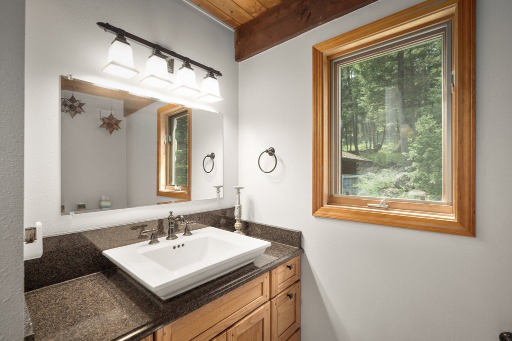 Whitefish, Montana, 59937, United States, 5 Bedrooms Bedrooms, ,3 BathroomsBathrooms,Residential,Forsale,1941155