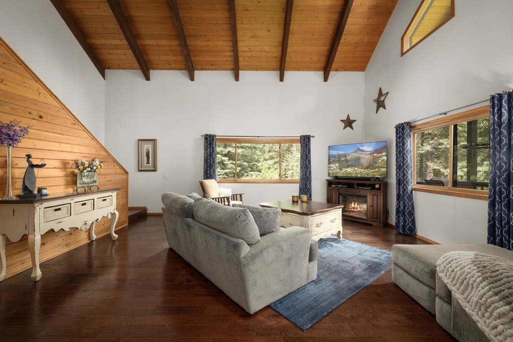 Whitefish, Montana, 59937, United States, 5 Bedrooms Bedrooms, ,3 BathroomsBathrooms,Residential,Forsale,1941155