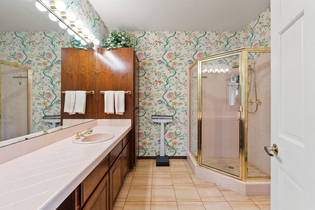 Bigfork, Montana, 59911, United States, 3 Bedrooms Bedrooms, ,3.5 BathroomsBathrooms,Residential,Forsale,1914976