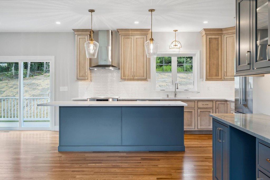 Kittery, Maine, 03905, United States, 3 Bedrooms Bedrooms, ,2.5 BathroomsBathrooms,Residential,Forsale,1968472