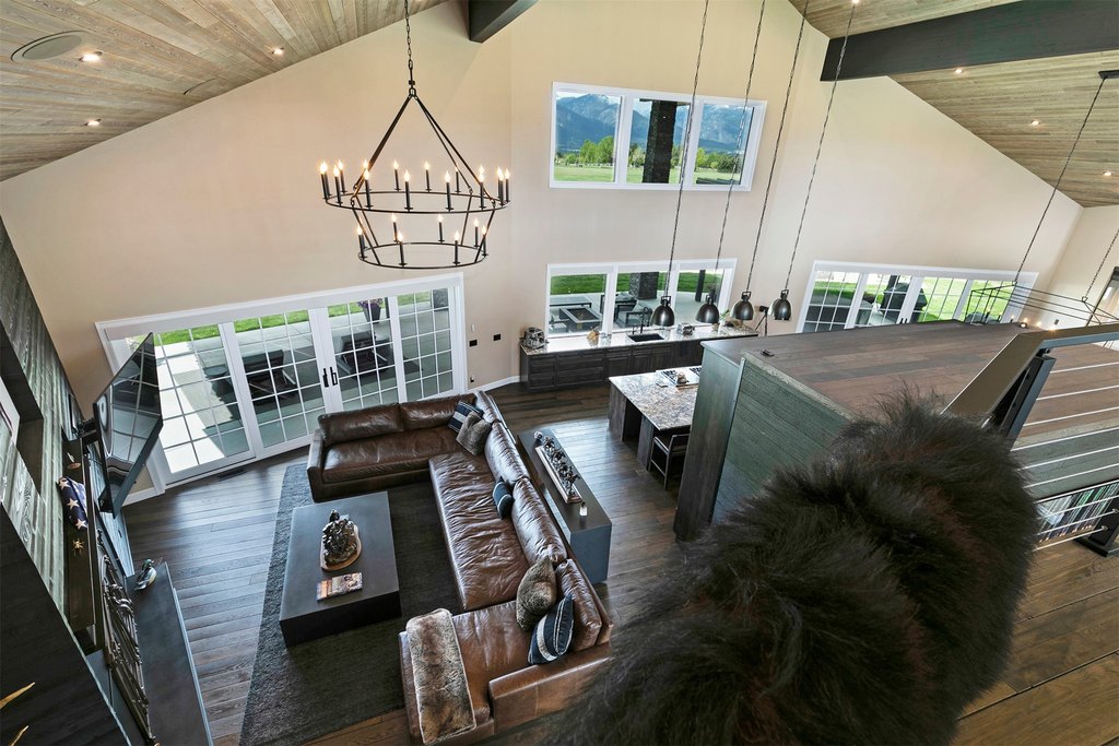 Hamilton, Montana, 59840, United States, 4 Bedrooms Bedrooms, ,3.5 BathroomsBathrooms,Residential,Forsale,1941174