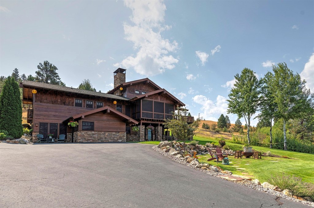 Hamilton, Montana, 59840, United States, 3 Bedrooms Bedrooms, ,4.5 BathroomsBathrooms,Residential,Forsale,1941163