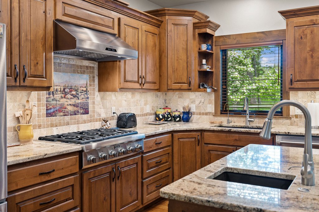 Columbia Falls, Montana, 59912, United States, 3 Bedrooms Bedrooms, ,3 BathroomsBathrooms,Residential,Forsale,1894901