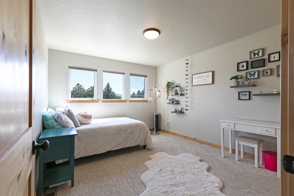 Hamilton, Montana, 59840, United States, 3 Bedrooms Bedrooms, ,2.5 BathroomsBathrooms,Residential,Forsale,1894845
