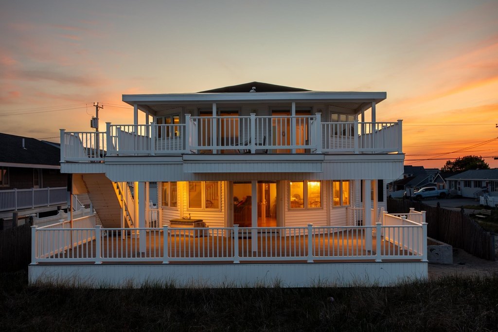 Seabrook, New Hampshire, 03874, United States, 4 Bedrooms Bedrooms, ,3 BathroomsBathrooms,Residential,Forsale,1934007
