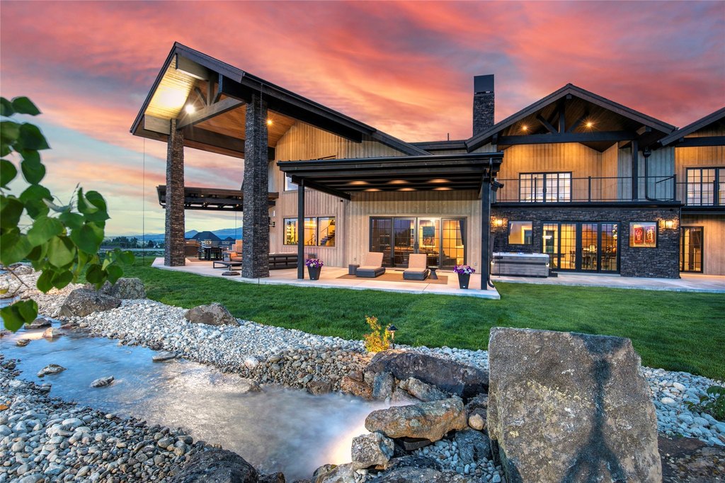 Hamilton, Montana, 59840, United States, 4 Bedrooms Bedrooms, ,3.5 BathroomsBathrooms,Residential,Forsale,1941174