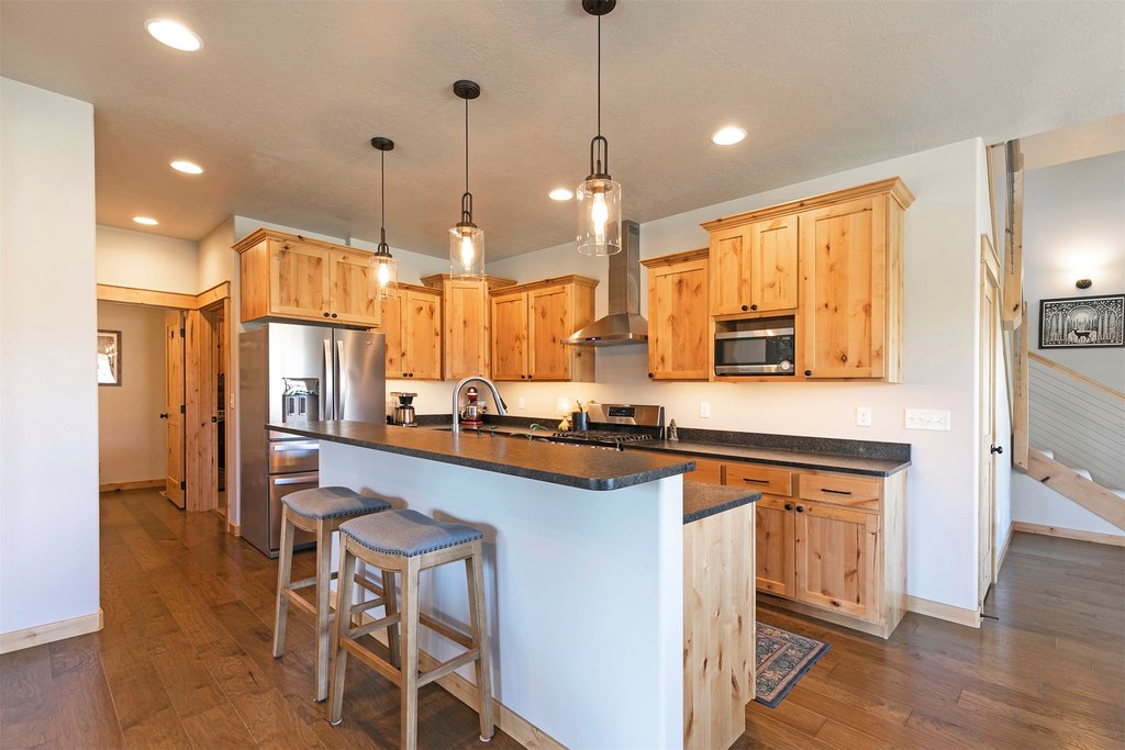 Hamilton, Montana, 59840, United States, 3 Bedrooms Bedrooms, ,2.5 BathroomsBathrooms,Residential,Forsale,1894845