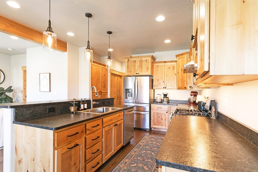 Hamilton, Montana, 59840, United States, 3 Bedrooms Bedrooms, ,2.5 BathroomsBathrooms,Residential,Forsale,1894845