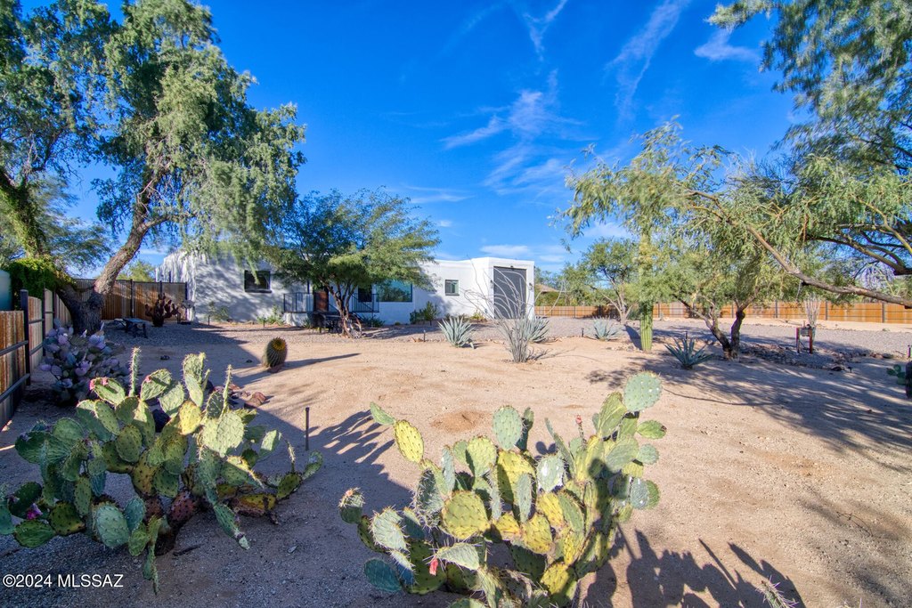 Tucson, Arizona, 85742, United States, 4 Bedrooms Bedrooms, ,2 BathroomsBathrooms,Residential,Forsale,1963526