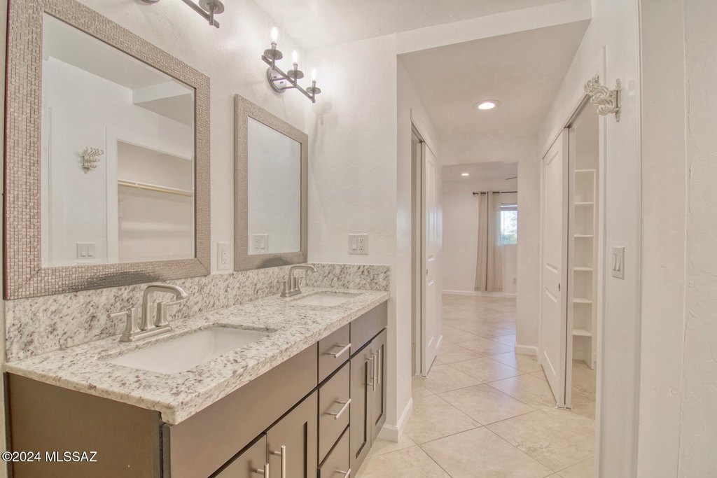 Tucson, Arizona, 85742, United States, 4 Bedrooms Bedrooms, ,2 BathroomsBathrooms,Residential,Forsale,1963526