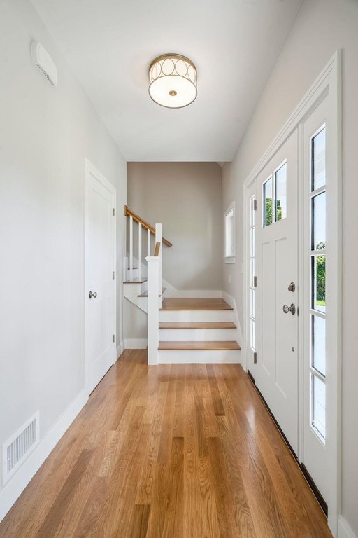 Kittery, Maine, 03905, United States, 3 Bedrooms Bedrooms, ,2.5 BathroomsBathrooms,Residential,Forsale,1968472