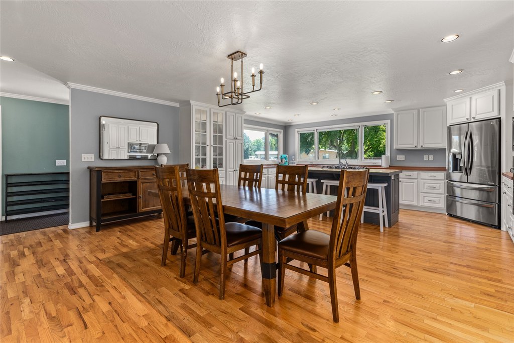 Missoula, Montana, 59803, United States, 5 Bedrooms Bedrooms, ,3 BathroomsBathrooms,Residential,Forsale,1914968