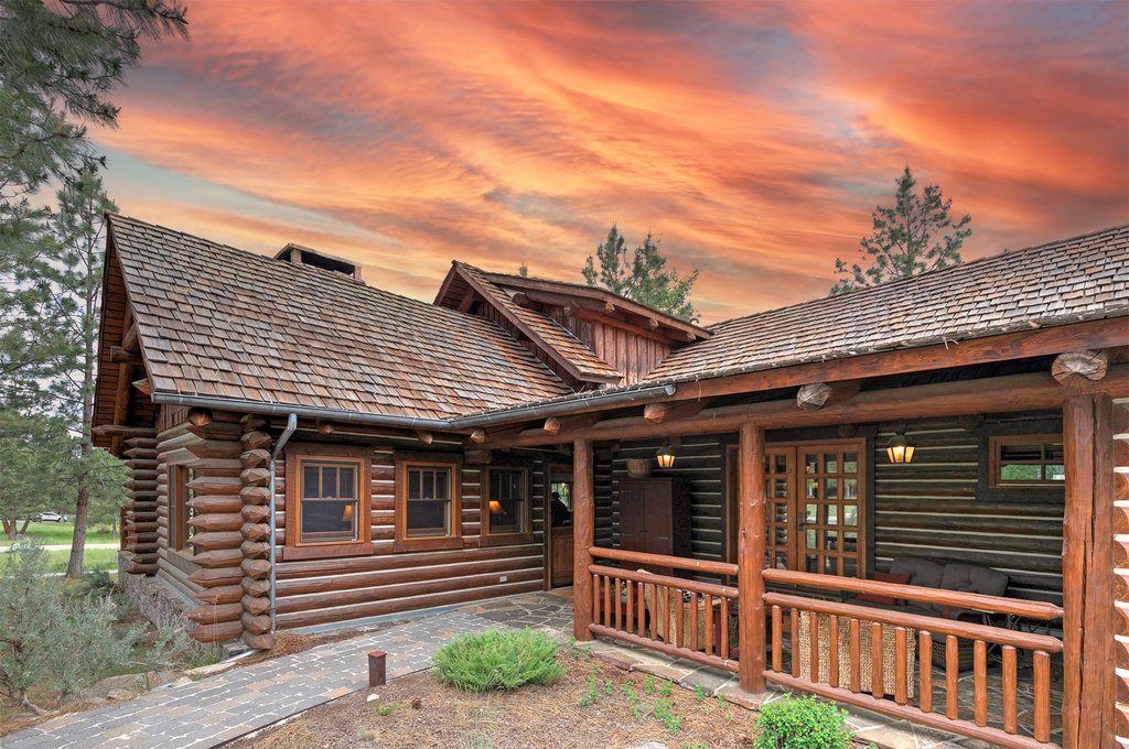 Hamilton, Montana, 59840, United States, 4 Bedrooms Bedrooms, ,4 BathroomsBathrooms,Residential,Forsale,1941172