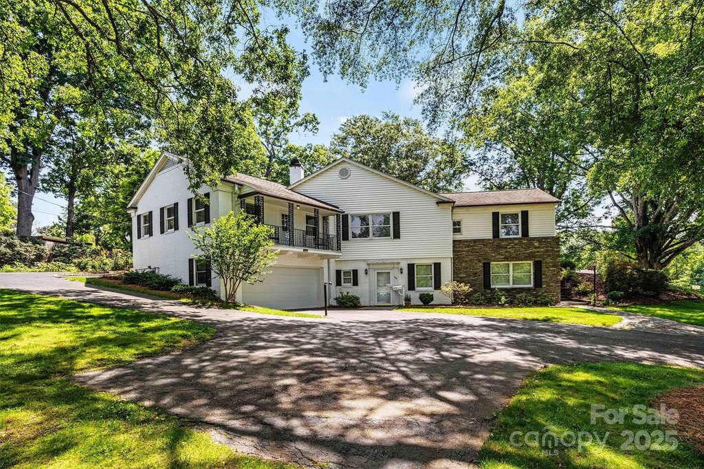 Hickory, North Carolina, 28601, United States, 4 Bedrooms Bedrooms, ,3.5 BathroomsBathrooms,Residential,Forsale,1985895