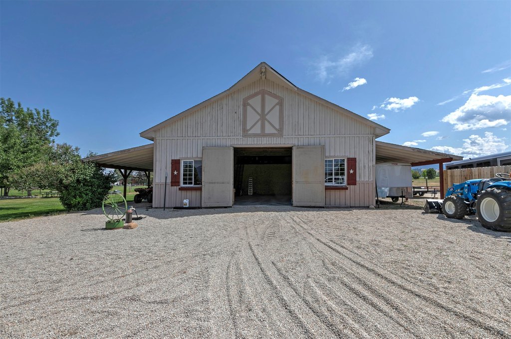 Hamilton, Montana, 59840, United States, 4 Bedrooms Bedrooms, ,4.5 BathroomsBathrooms,Residential,Forsale,1941161