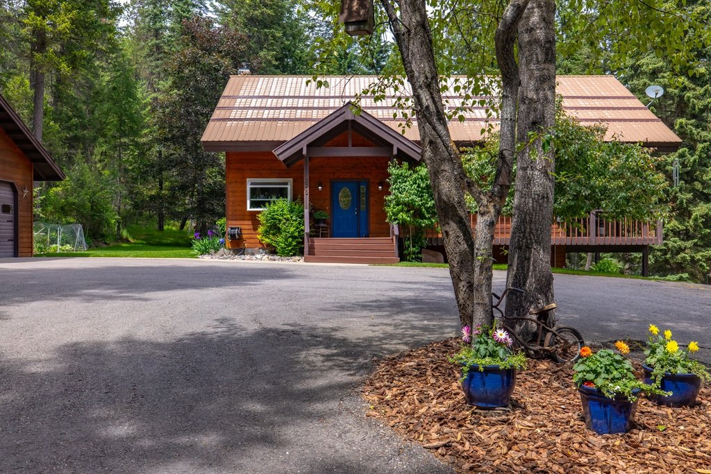 Whitefish, Montana, 59937, United States, 5 Bedrooms Bedrooms, ,3 BathroomsBathrooms,Residential,Forsale,1941155