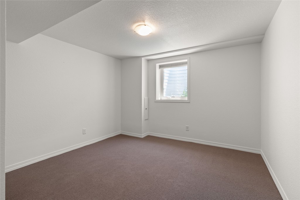 Missoula, Montana, 59803, United States, 5 Bedrooms Bedrooms, ,3 BathroomsBathrooms,Residential,Forsale,1914968