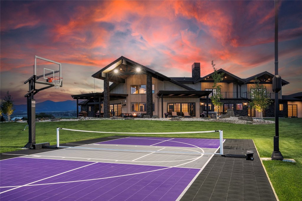 Hamilton, Montana, 59840, United States, 4 Bedrooms Bedrooms, ,3.5 BathroomsBathrooms,Residential,Forsale,1941174