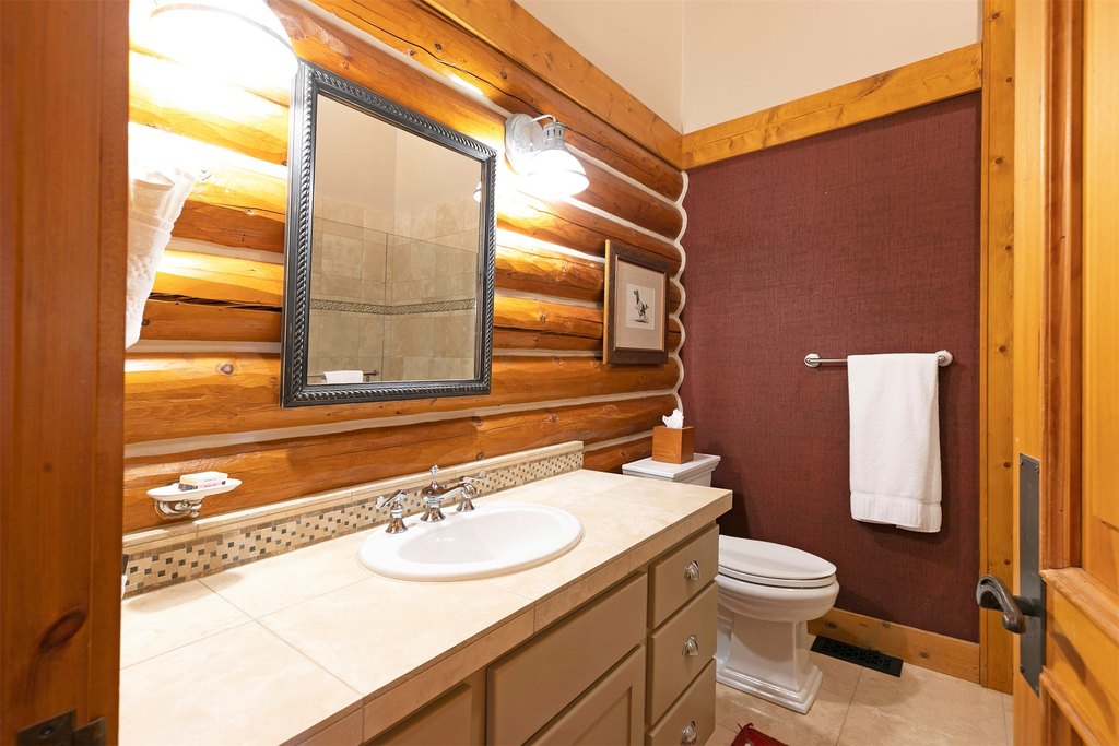 Hamilton, Montana, 59840, United States, 4 Bedrooms Bedrooms, ,4 BathroomsBathrooms,Residential,Forsale,1941172