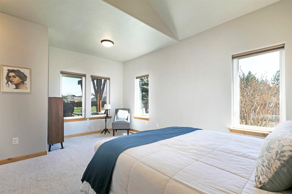 Hamilton, Montana, 59840, United States, 3 Bedrooms Bedrooms, ,2.5 BathroomsBathrooms,Residential,Forsale,1894845