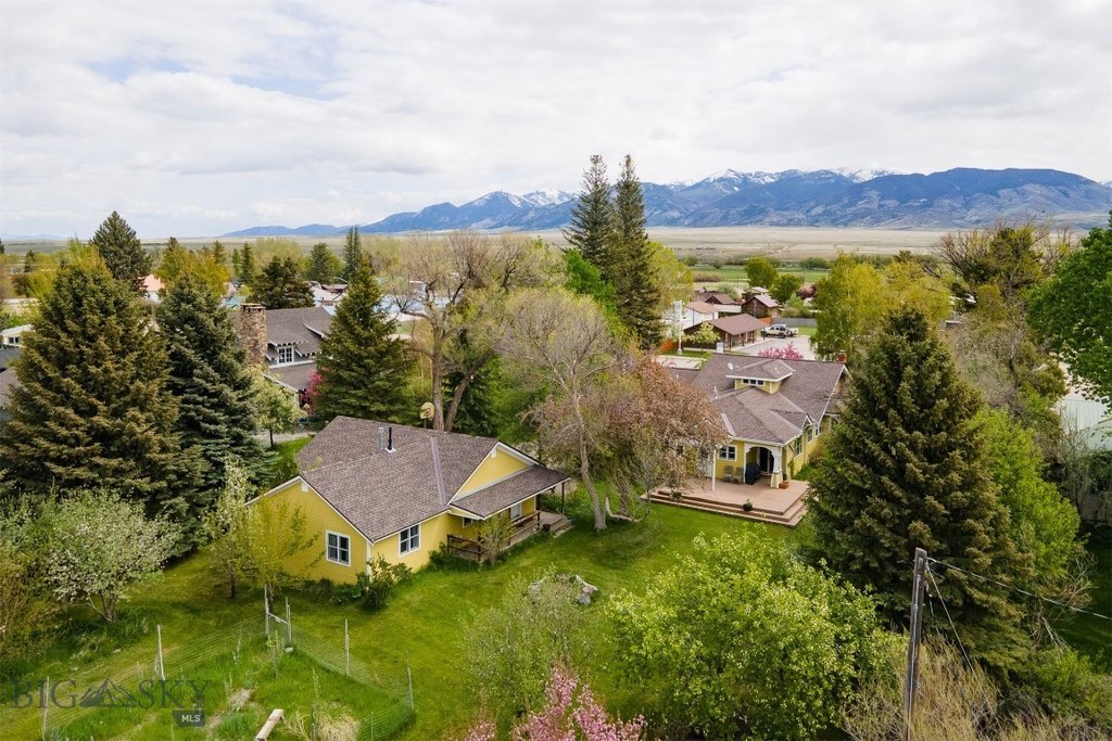 Twin Bridges, Montana, 59754, United States, 4 Bedrooms Bedrooms, ,3 BathroomsBathrooms,Residential,Forsale,1986963