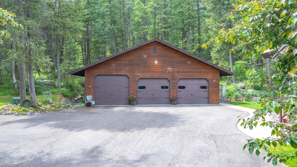 Whitefish, Montana, 59937, United States, 5 Bedrooms Bedrooms, ,3 BathroomsBathrooms,Residential,Forsale,1941155