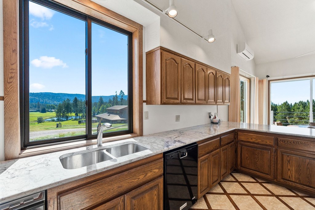 Bigfork, Montana, 59911, United States, 3 Bedrooms Bedrooms, ,3.5 BathroomsBathrooms,Residential,Forsale,1914976