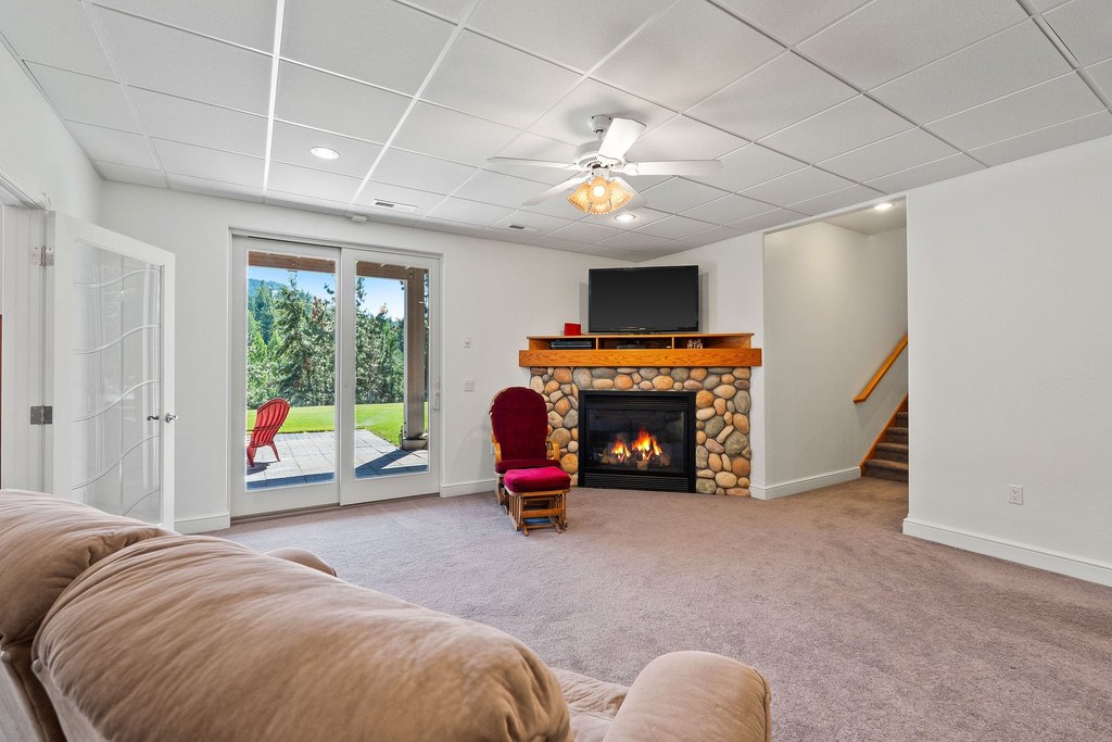 Bigfork, Montana, 59911, United States, 4 Bedrooms Bedrooms, ,4.5 BathroomsBathrooms,Residential,Forsale,1914978