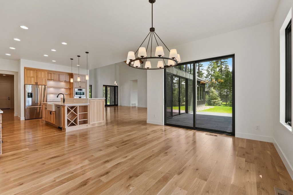 Whitefish, Montana, 59937, United States, 4 Bedrooms Bedrooms, ,3.5 BathroomsBathrooms,Residential,Forsale,1894895