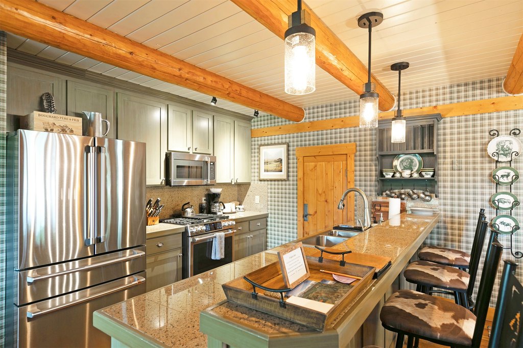 Hamilton, Montana, 59840, United States, 4 Bedrooms Bedrooms, ,4 BathroomsBathrooms,Residential,Forsale,1941172
