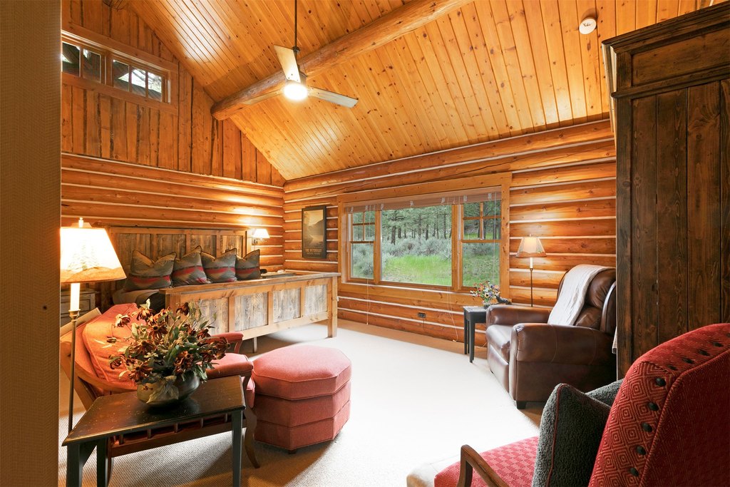Hamilton, Montana, 59840, United States, 4 Bedrooms Bedrooms, ,4 BathroomsBathrooms,Residential,Forsale,1941172