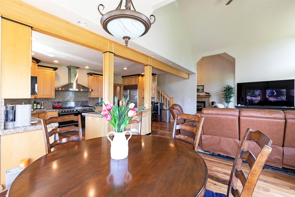 Hamilton, Montana, 59840, United States, 4 Bedrooms Bedrooms, ,4.5 BathroomsBathrooms,Residential,Forsale,1941161