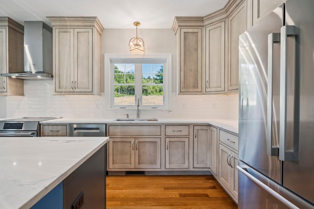 Kittery, Maine, 03905, United States, 3 Bedrooms Bedrooms, ,2.5 BathroomsBathrooms,Residential,Forsale,1968472