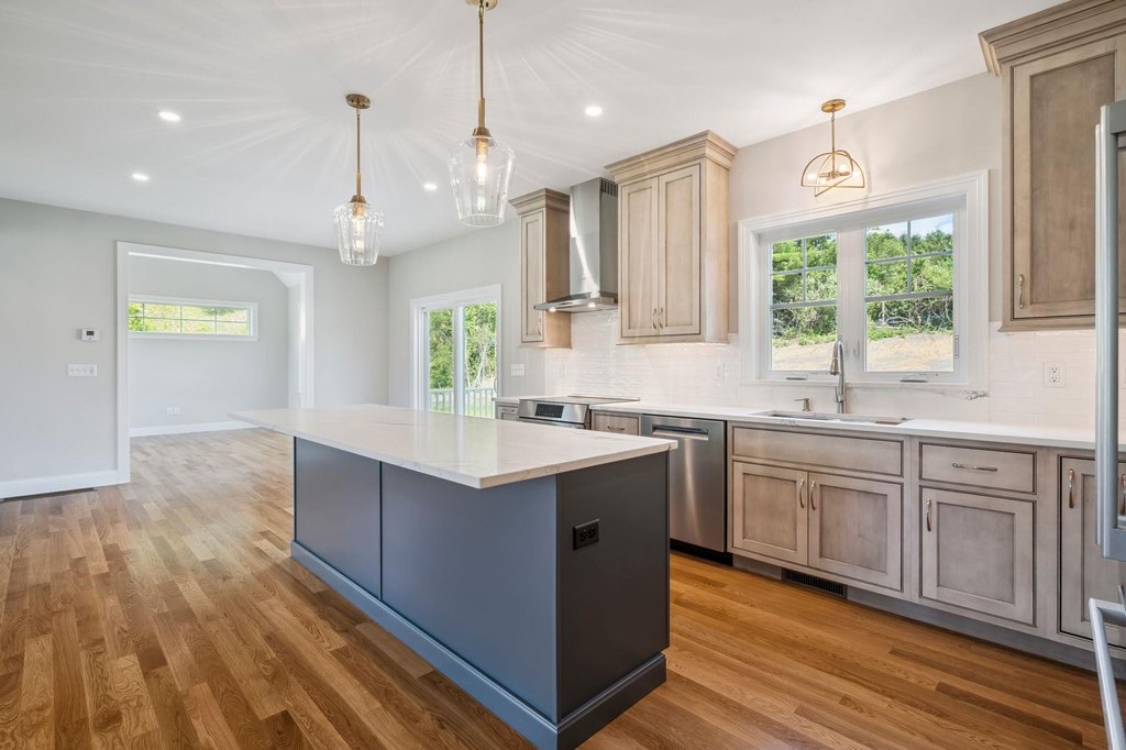 Kittery, Maine, 03905, United States, 3 Bedrooms Bedrooms, ,2.5 BathroomsBathrooms,Residential,Forsale,1968472