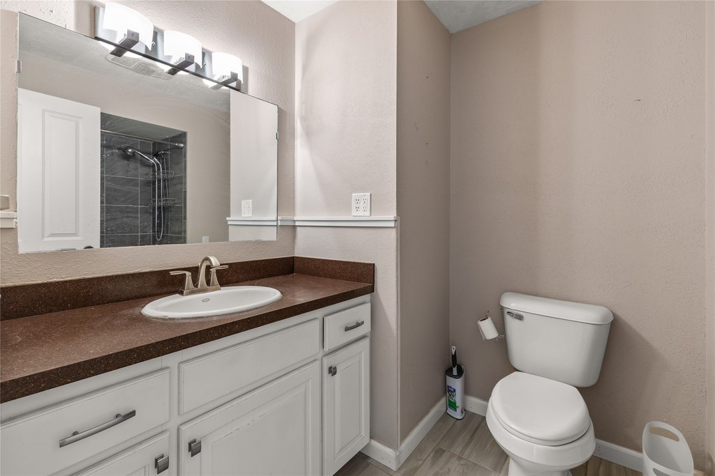Missoula, Montana, 59803, United States, 5 Bedrooms Bedrooms, ,3 BathroomsBathrooms,Residential,Forsale,1914968