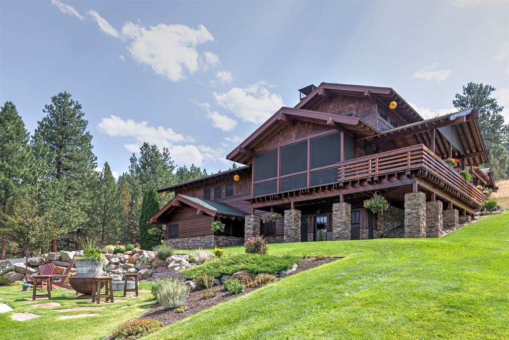 Hamilton, Montana, 59840, United States, 3 Bedrooms Bedrooms, ,4.5 BathroomsBathrooms,Residential,Forsale,1941163