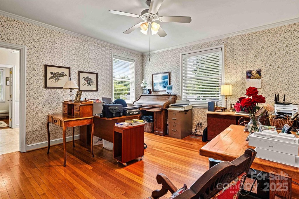 Hickory, North Carolina, 28601, United States, 4 Bedrooms Bedrooms, ,3.5 BathroomsBathrooms,Residential,Forsale,1985895