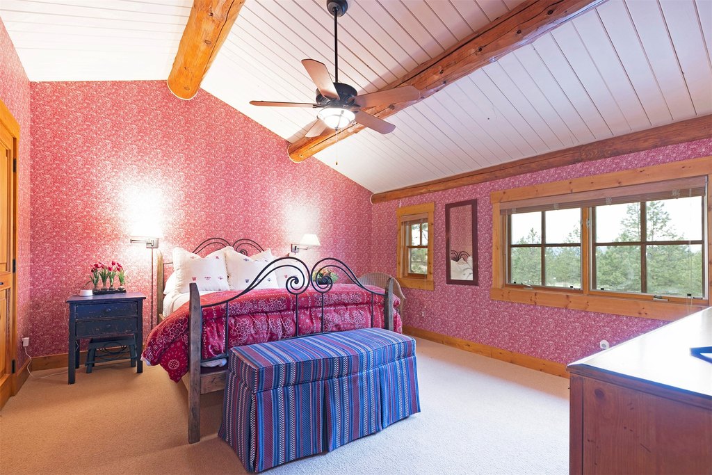 Hamilton, Montana, 59840, United States, 4 Bedrooms Bedrooms, ,4 BathroomsBathrooms,Residential,Forsale,1941172