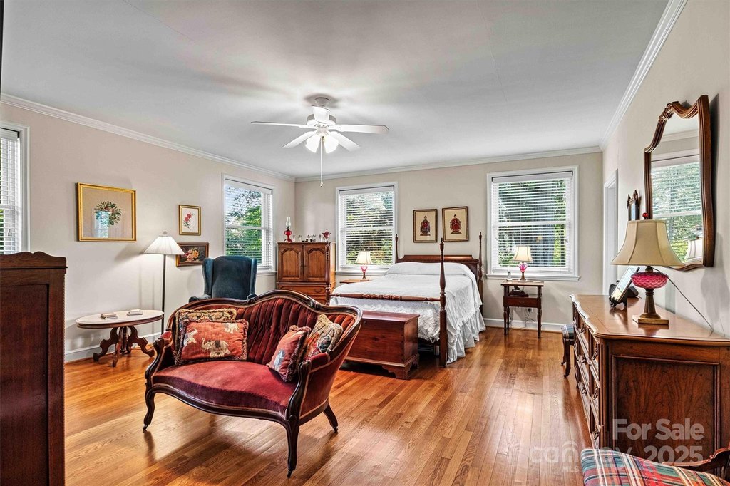 Hickory, North Carolina, 28601, United States, 4 Bedrooms Bedrooms, ,3.5 BathroomsBathrooms,Residential,Forsale,1985895