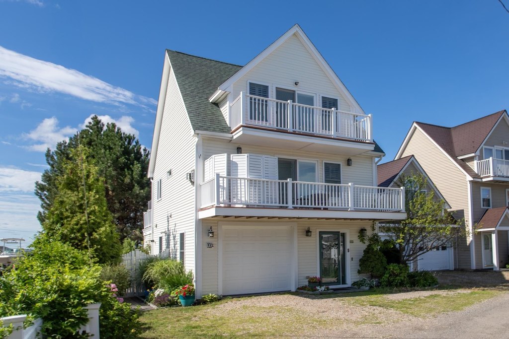 Seabrook, New Hampshire, 03874, United States, 3 Bedrooms Bedrooms, ,2.5 BathroomsBathrooms,Residential,Forsale,1941253