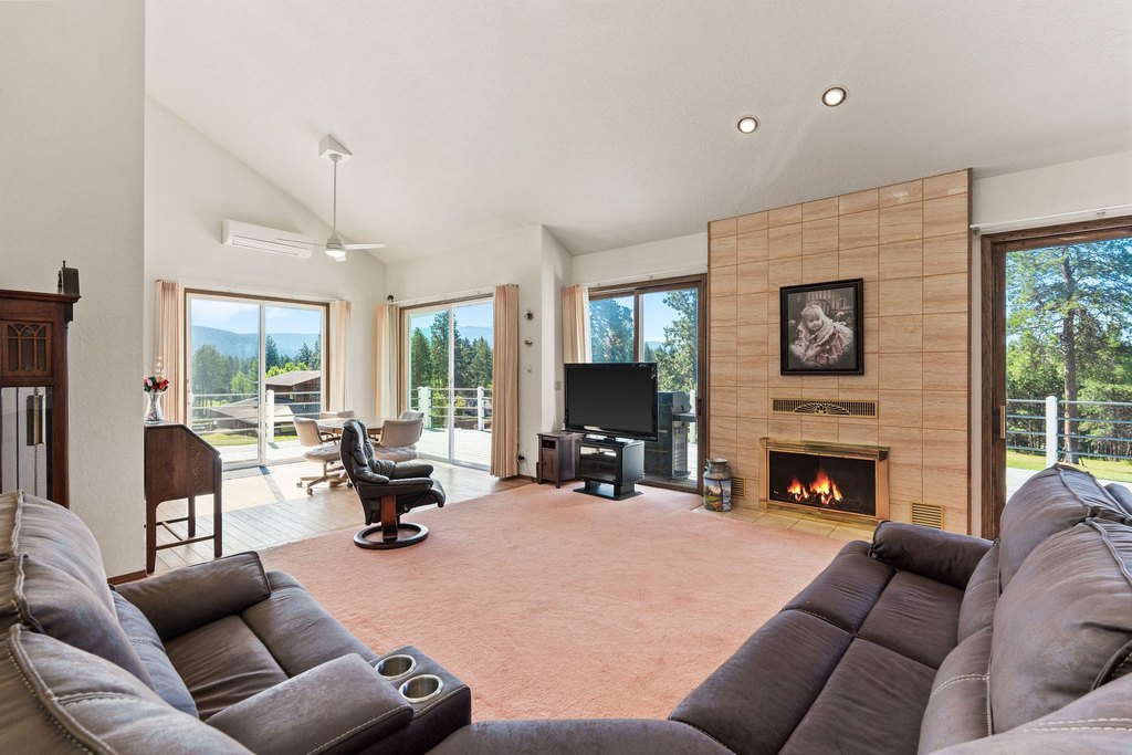 Bigfork, Montana, 59911, United States, 3 Bedrooms Bedrooms, ,3.5 BathroomsBathrooms,Residential,Forsale,1914976