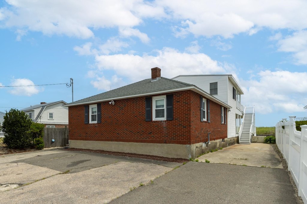 Seabrook, New Hampshire, 03874, United States, 4 Bedrooms Bedrooms, ,3 BathroomsBathrooms,Residential,Forsale,1934007