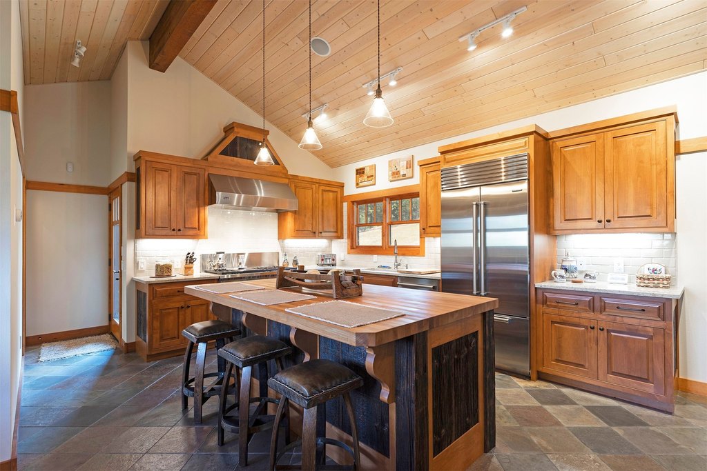 Hamilton, Montana, 59840, United States, 3 Bedrooms Bedrooms, ,4.5 BathroomsBathrooms,Residential,Forsale,1941163