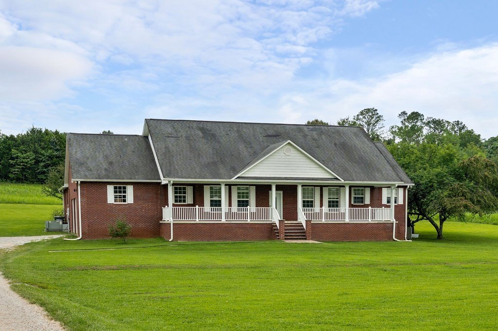 SPARTA, Tennessee, 38583, United States, 4 Bedrooms Bedrooms, ,3 BathroomsBathrooms,Residential,Forsale,1929831