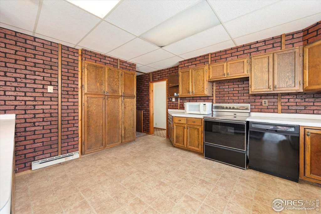 Brush, Colorado, 80723, United States, 4 Bedrooms Bedrooms, ,2 BathroomsBathrooms,Residential,Forsale,1926785