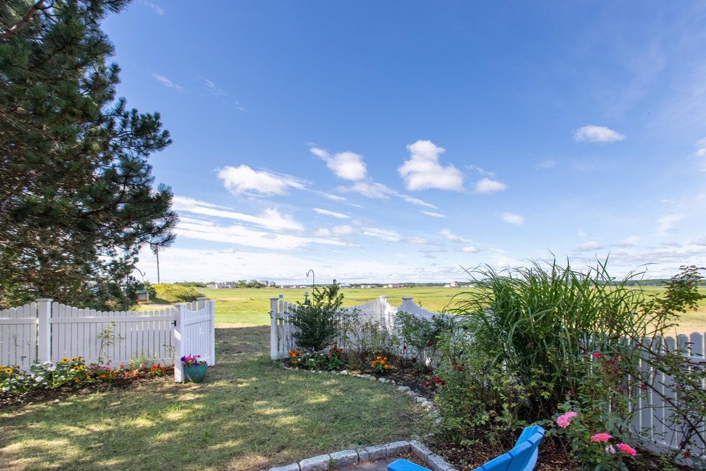 Seabrook, New Hampshire, 03874, United States, 3 Bedrooms Bedrooms, ,2.5 BathroomsBathrooms,Residential,Forsale,1941253