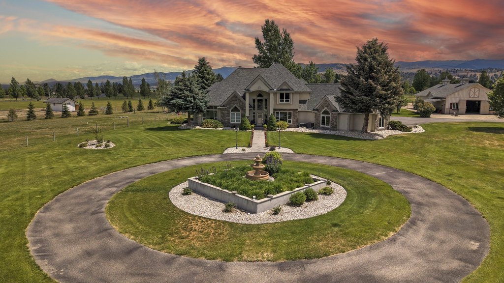 Hamilton, Montana, 59840, United States, 4 Bedrooms Bedrooms, ,4.5 BathroomsBathrooms,Residential,Forsale,1941161