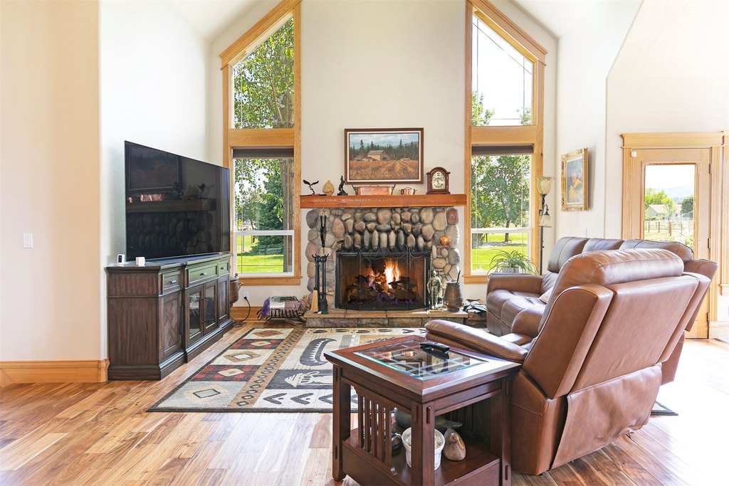 Hamilton, Montana, 59840, United States, 4 Bedrooms Bedrooms, ,4.5 BathroomsBathrooms,Residential,Forsale,1941161